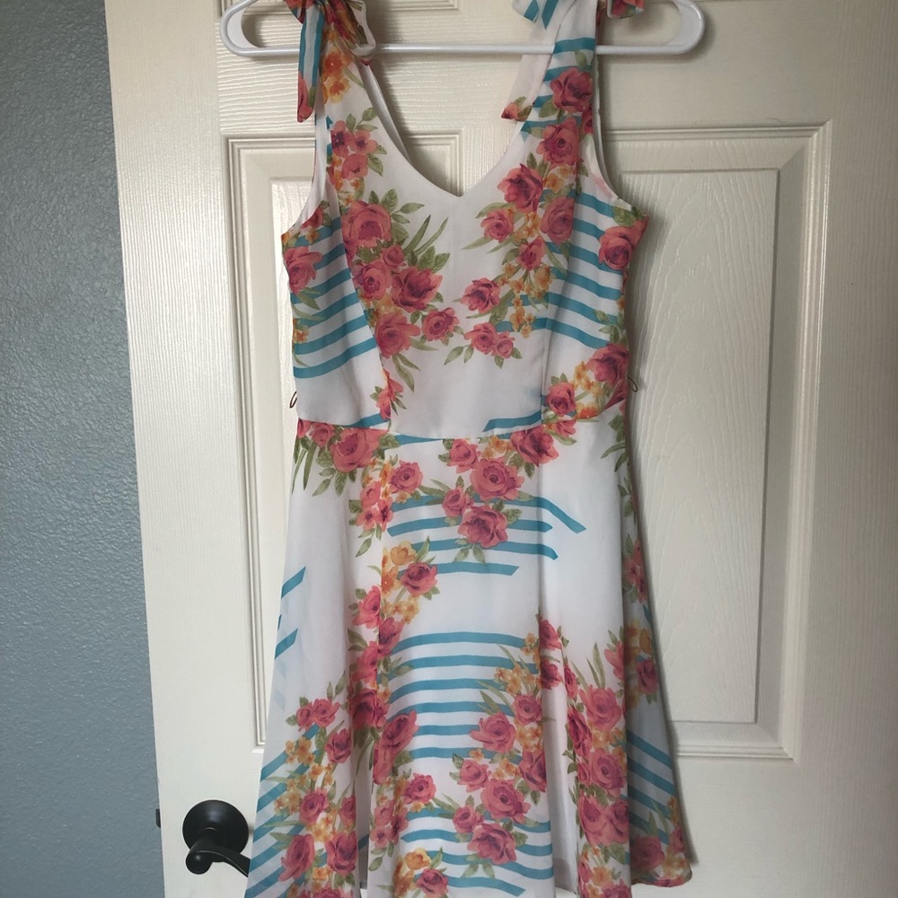 Juniors Dress